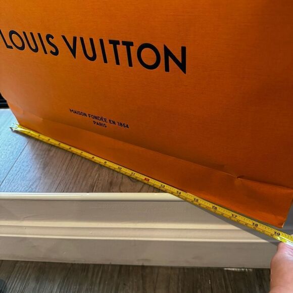 Louis Vuitton Shopping Bag - Picture 2 of 5